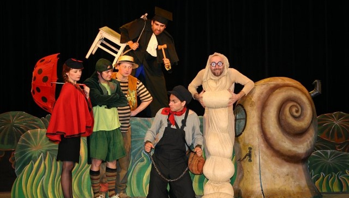 PŘÍHODY FERDY MRAVENCE