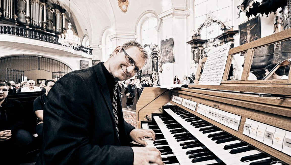 Petr Hostinský (varhany) on-line