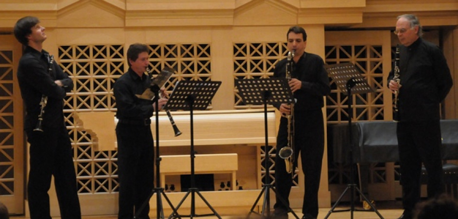 Five Star Clarinet Quartet zahrál ve dvou stálých členech,  jednoho odvezla záchranka těsně před koncertem